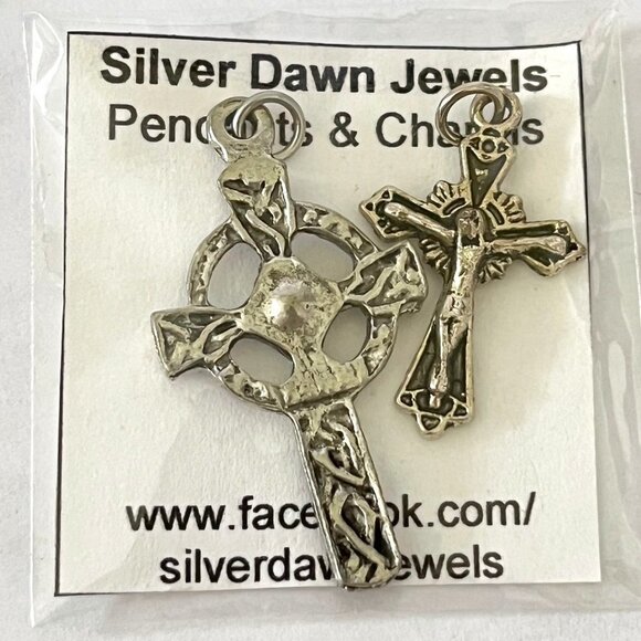 As Low as $2! Antique Silver Crucifix Crosses Alloy Pendant Charms 2/PK - Picture 3 of 3